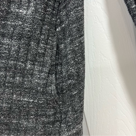 Monrow Cardigan - Picture 4 of 5